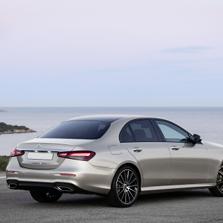  Mercedes E-Class Exterior 2
