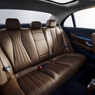  Mercedes E-Class Interior 4