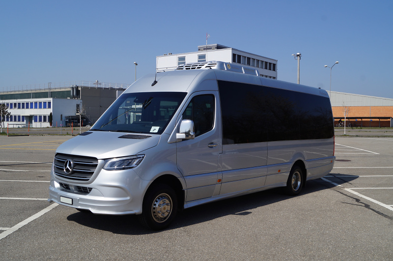 Mercedes Minicoach Luxury Exterior 1