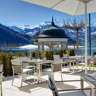  Restaurant Arrangements 3