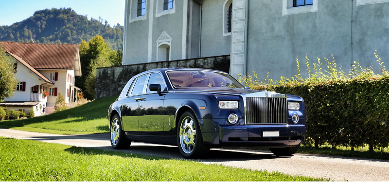 Rolls-Royce Exterior 1